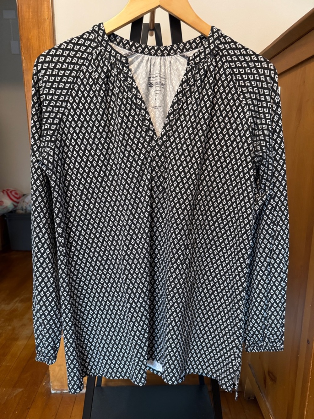 Coolibar Black and White Geo-Print Long Sleeve Blouse